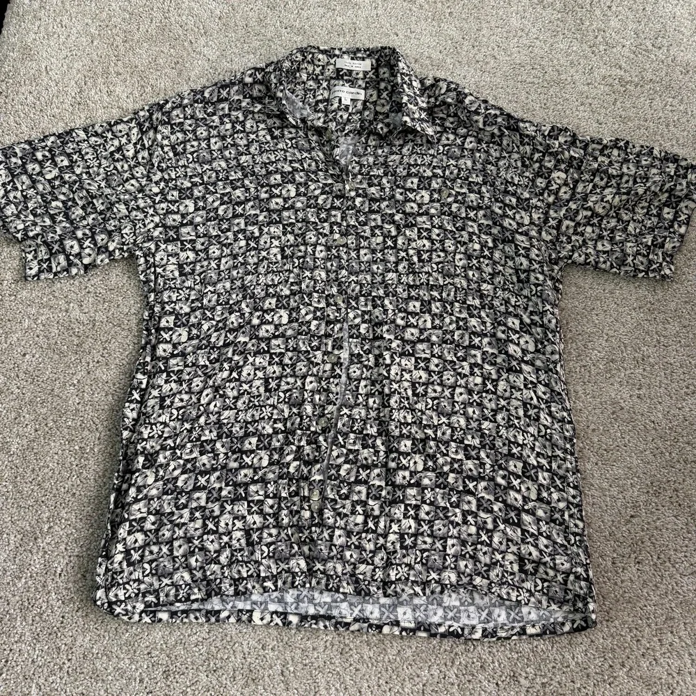 Vintage Pierre Cardin Shirt Mens Large Black Floral Short Sleeve Button Up Rayon